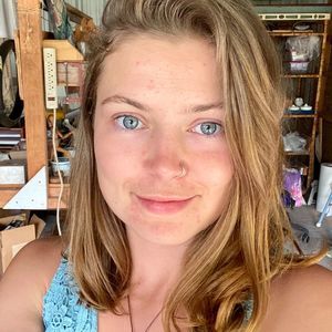 Meet your Posher, Briana